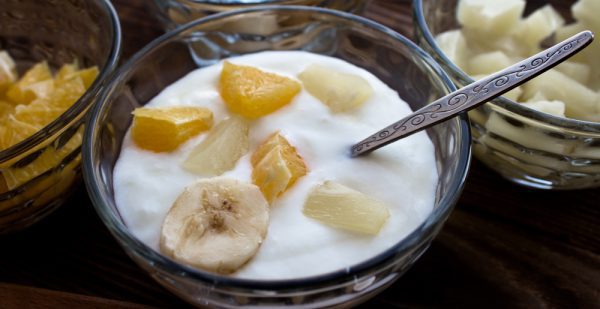 Cinnamon yogurt dip