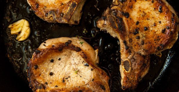 seared pork chops with tomato gravy