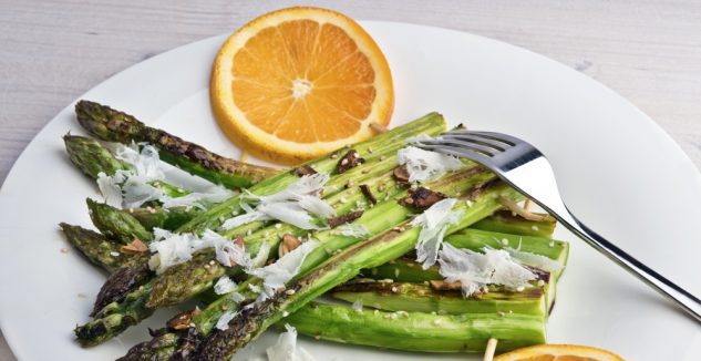 Roasted asparagus with shaved parmesan