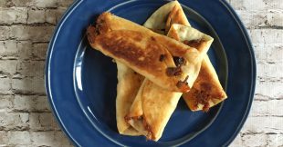 Burritos de cerdo y frijol