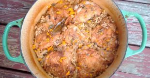 Pollo horneado con tomillo y naranja y arroz
