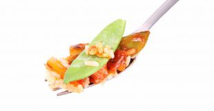 Pollo revuelto a la manzana
